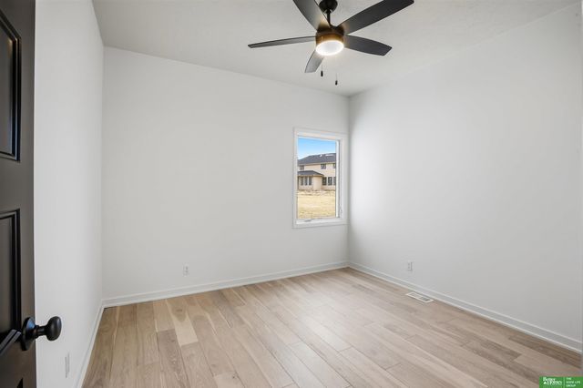 5717 N 197th Avenue, Elkhorn, NE 68022