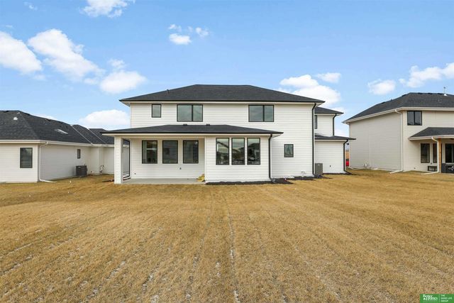 5717 N 197th Avenue, Elkhorn, NE 68022