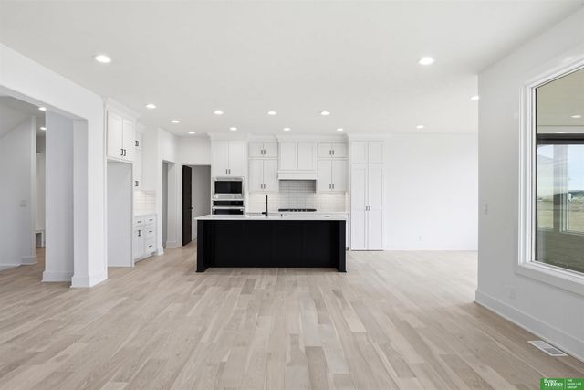 5717 N 197th Avenue, Elkhorn, NE 68022