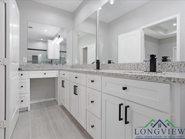 1007 E 1st St, Mount Pleasant, TX 75455