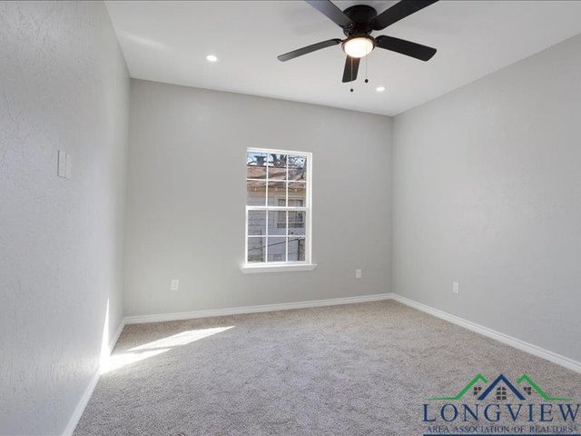 1007 E 1st St, Mount Pleasant, TX 75455