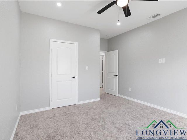 1007 E 1st St, Mount Pleasant, TX 75455