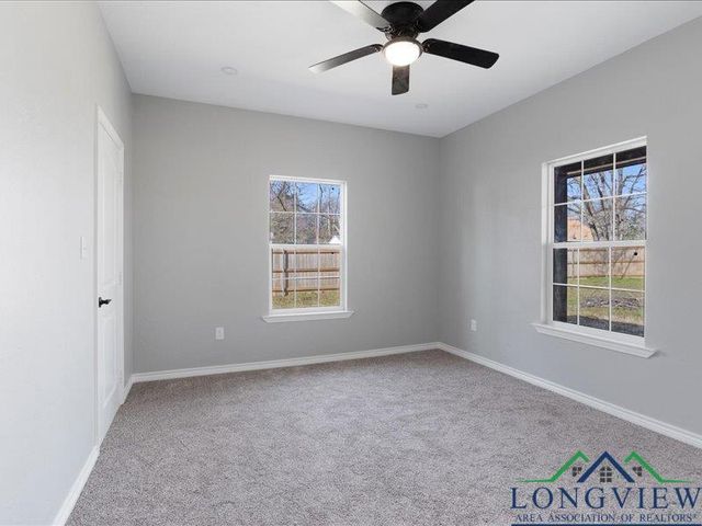 1007 E 1st St, Mount Pleasant, TX 75455