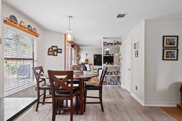 17500 Klamath Falls DR, Round Rock, TX 78681