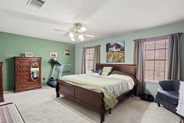 17500 Klamath Falls DR, Round Rock, TX 78681