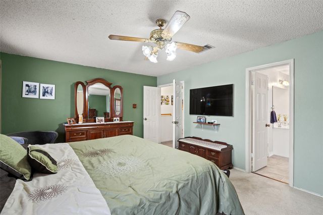 17500 Klamath Falls DR, Round Rock, TX 78681