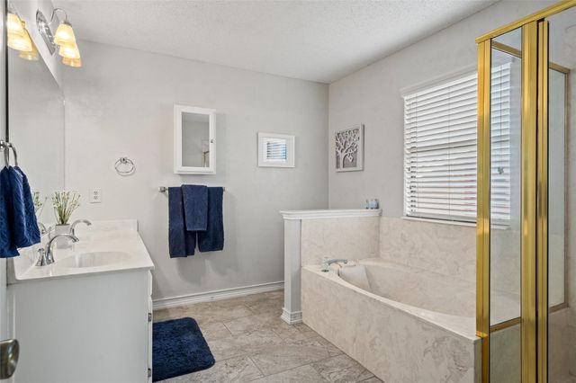 17500 Klamath Falls DR, Round Rock, TX 78681