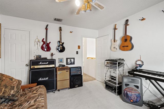 17500 Klamath Falls DR, Round Rock, TX 78681