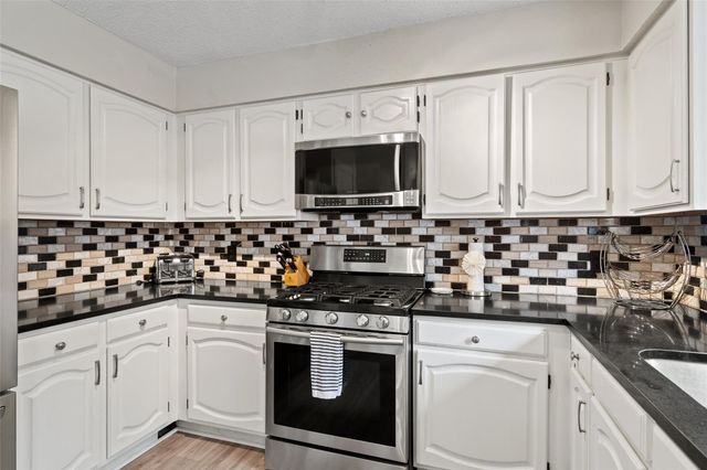 17500 Klamath Falls DR, Round Rock, TX 78681