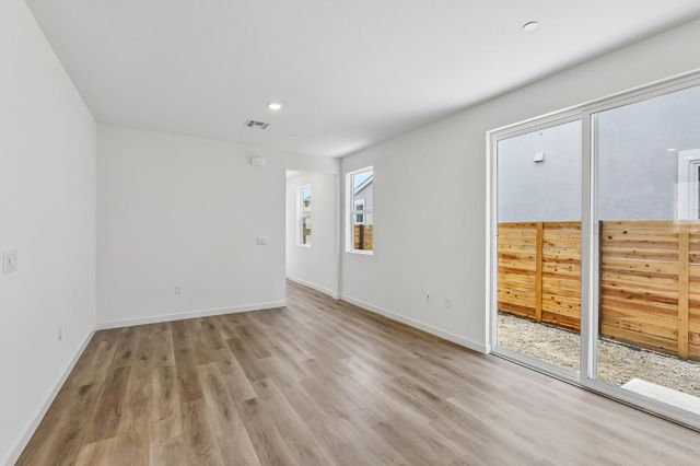 6425 Ventris Walk, Sacramento, CA 95823