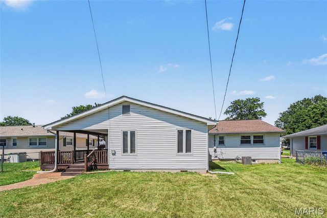 250 Monterey Drive, Florissant, MO 63031