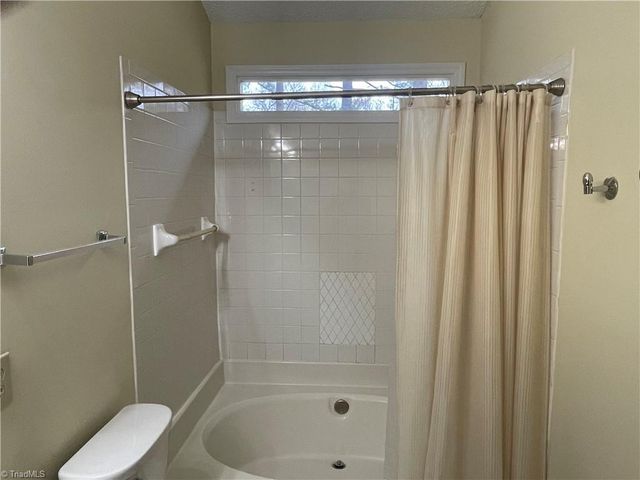 3409 Morris Farm Drive, Jamestown, NC 27282