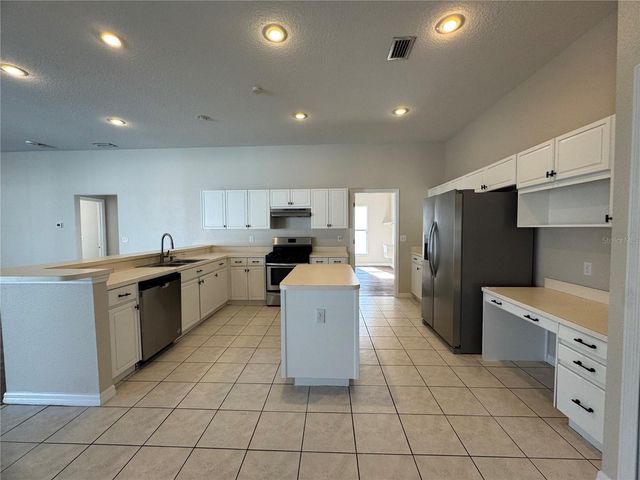 28724 HANGING MOSS LOOP, Wesley Chapel, FL 33543