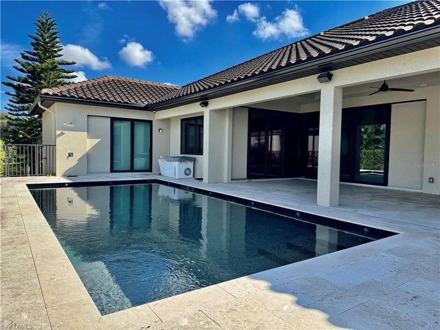 8533 S Lake CIR, Fort Myers, FL 33908