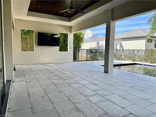 8533 S Lake CIR, Fort Myers, FL 33908