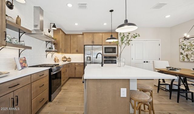 8066 N 80th Lane, Peoria, AZ 85345