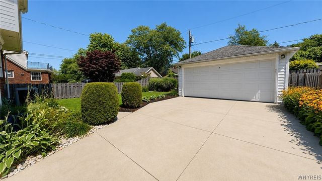 129 Hendricks Blvd, Amherst, NY 14226