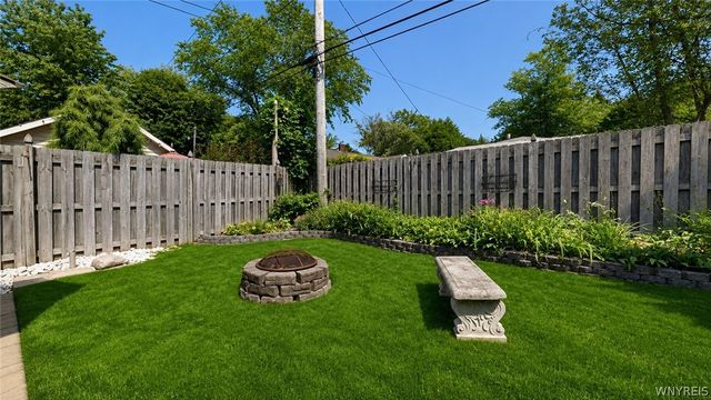 129 Hendricks Blvd, Amherst, NY 14226