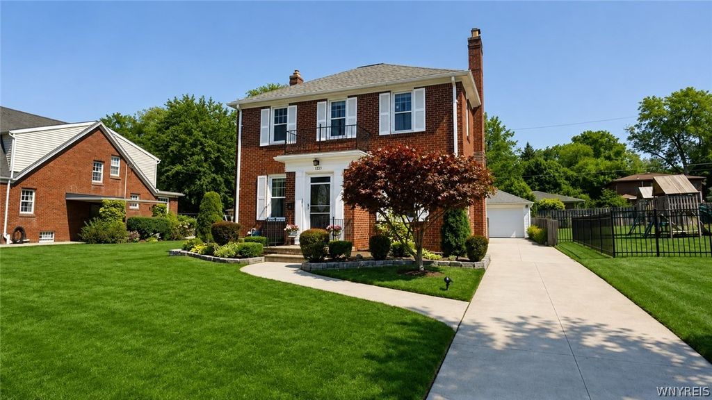 129 Hendricks Blvd, Amherst, NY 14226