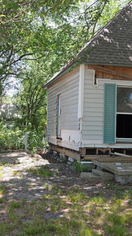 107 W Travis Street, Leonard, TX 75452
