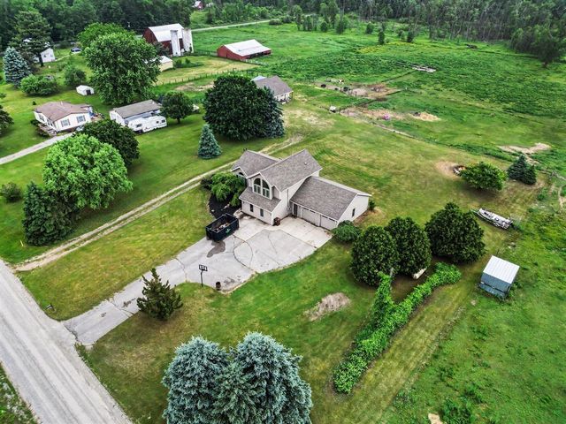 15530 Snauble Avenue, Cedar Springs, MI 49319