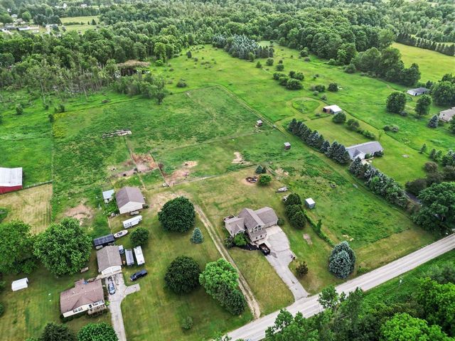 15530 Snauble Avenue, Cedar Springs, MI 49319