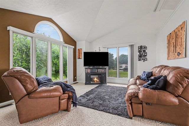15530 Snauble Avenue, Cedar Springs, MI 49319