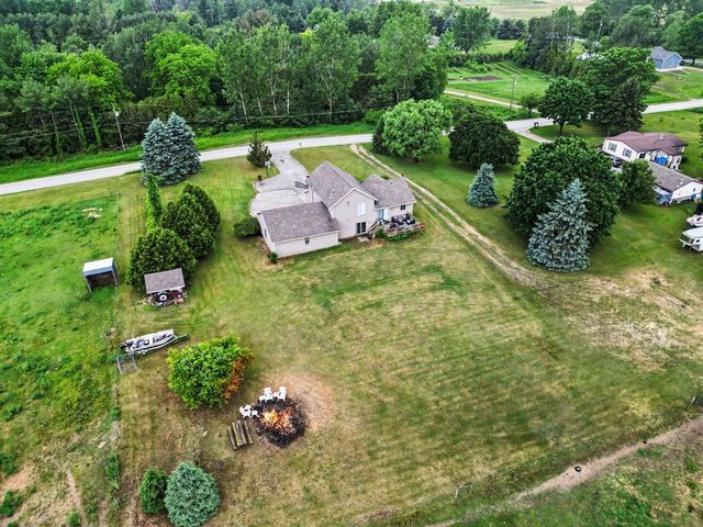 15530 Snauble Avenue, Cedar Springs, MI 49319