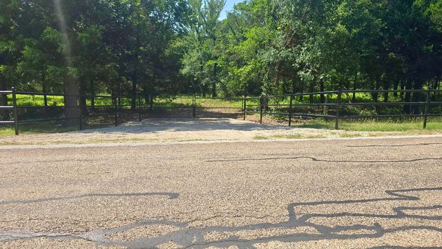 2568 CR 310, Cleburne, TX 76031
