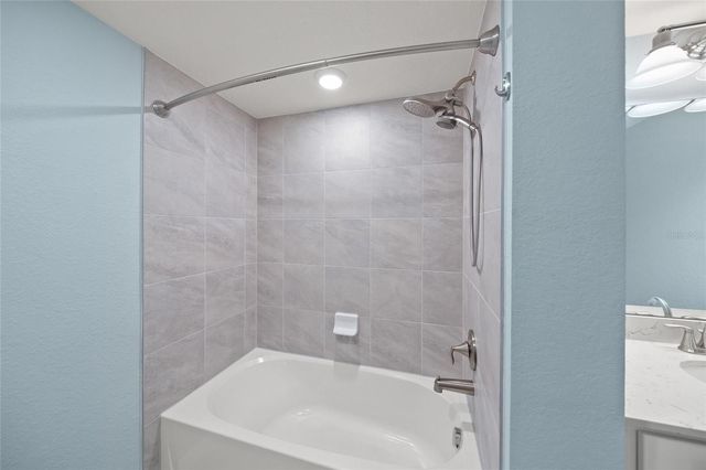 10805 TARFLOWER DRIVE 102, Venice, FL 34293