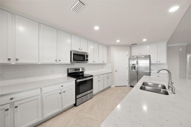 10805 TARFLOWER DRIVE 102, Venice, FL 34293