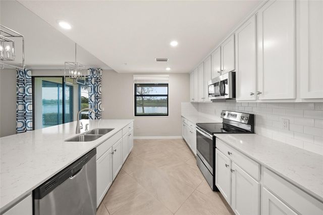 10805 TARFLOWER DRIVE 102, Venice, FL 34293