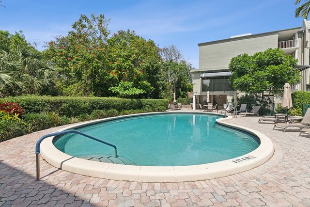 501 SW 11th Place 412, Boca Raton, FL 33432