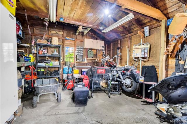 8675 Paige Avenue, Warren, MI 48089