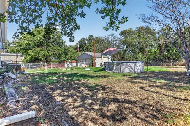 416 Cedarwood Street, Azle, TX 76020