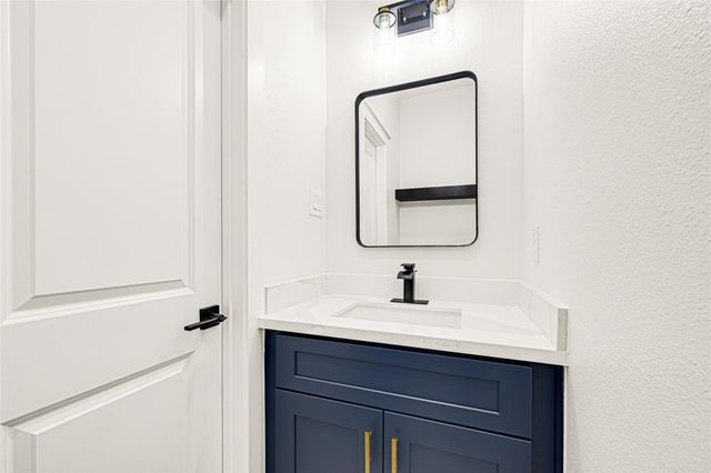 105 Bledsoe St, Prairie View, TX 77445