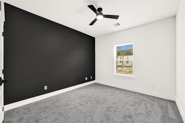 105 Bledsoe St, Prairie View, TX 77445