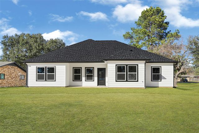 105 Bledsoe St, Prairie View, TX 77445