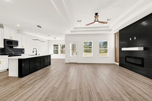 105 Bledsoe St, Prairie View, TX 77445