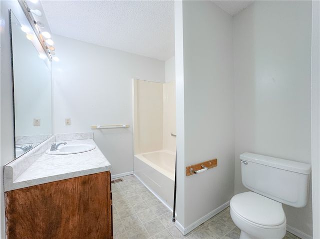 4114 N Sunflower Circle, Fayetteville, AR 72703