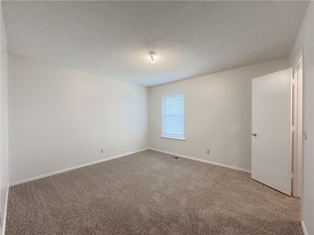 4114 N Sunflower Circle, Fayetteville, AR 72703
