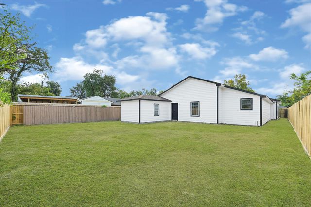 7625 Touchstone Street, Houston, TX 77028