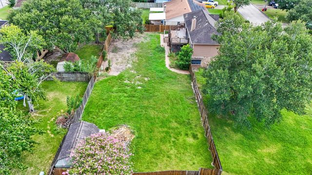 4800 Heathrow, Alvin, TX 77511