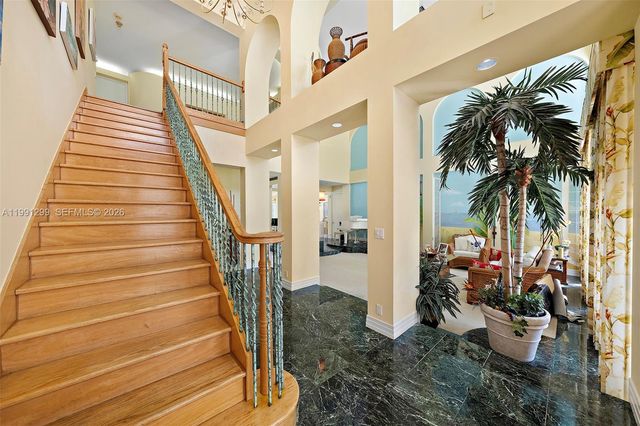 1047 S Southlake Dr, Hollywood, FL 33019