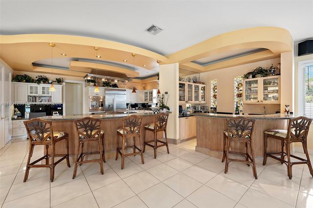 1047 S Southlake Dr, Hollywood, FL 33019
