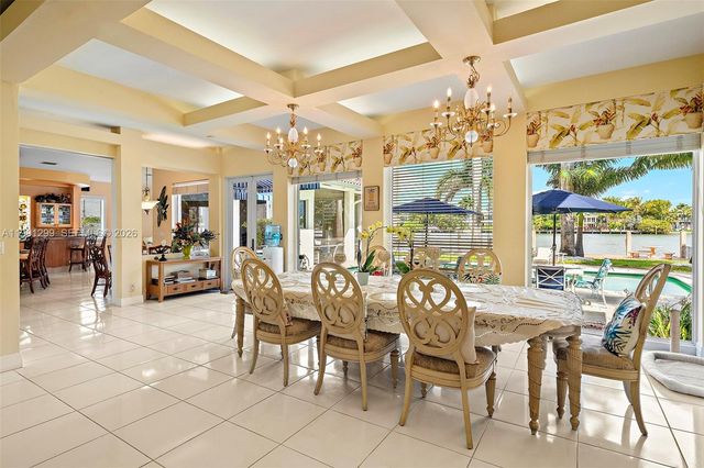 1047 S Southlake Dr, Hollywood, FL 33019