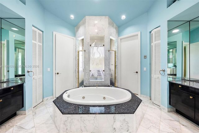 1047 S Southlake Dr, Hollywood, FL 33019