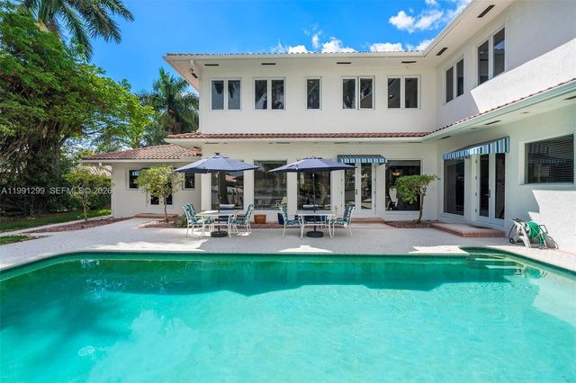 1047 S Southlake Dr, Hollywood, FL 33019