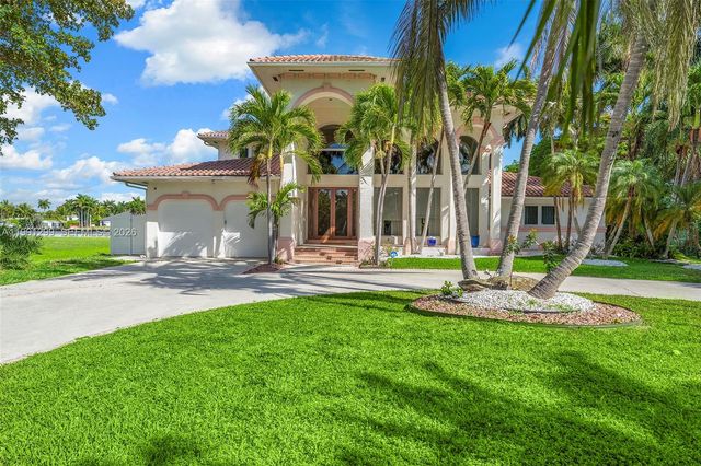 1047 S Southlake Dr, Hollywood, FL 33019