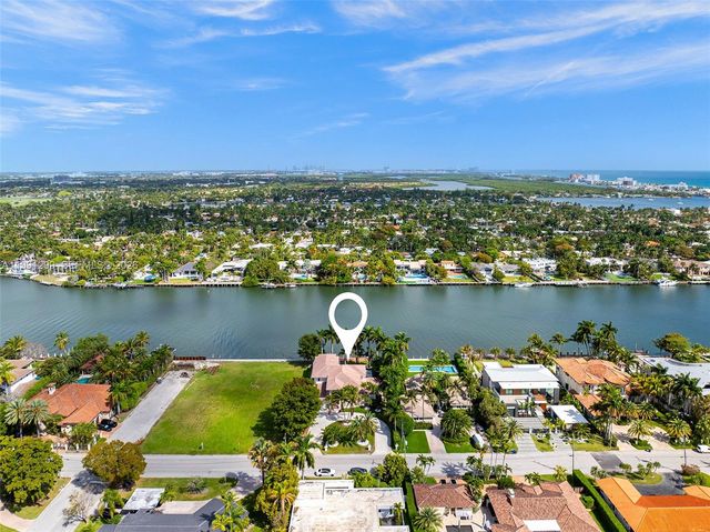 1047 S Southlake Dr, Hollywood, FL 33019